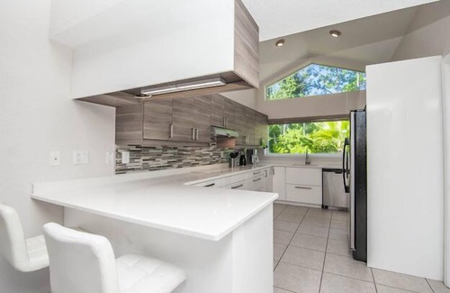 Groveland House | Discover SWISS 66 - Lake Denise: Pet-Friendly Retreat