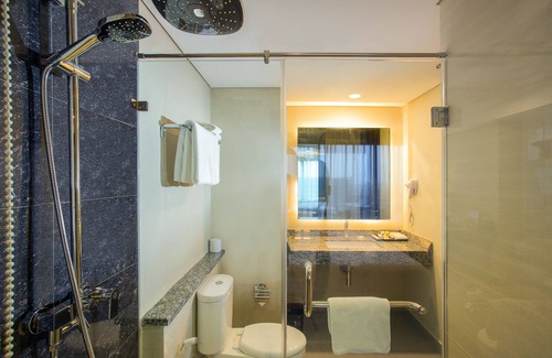 Pangkalpinang Hotel | Beachfront Bliss at Swiss-Belhotel Pangkalpinang