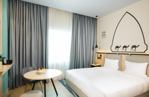 Azaiba Hotel | Elegant Swiss-Belinn Airport Muscat: Rated 9/10 with Hot Tub