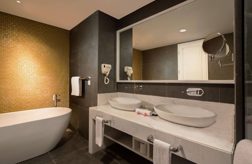 Singkawang Hotel | Welcoming Swiss-Belinn Singkawang with Pool & Restaurant
