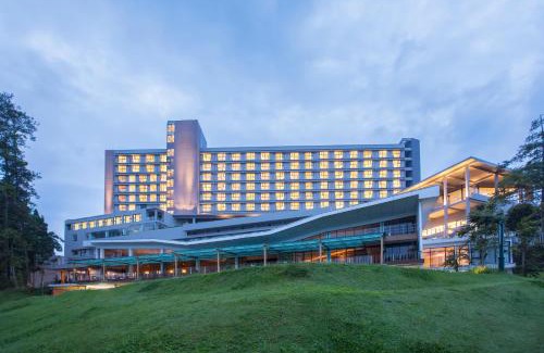 Cigadung Hotel | Relax at Swiss-Belresort Dago Heritage with Ocean Views