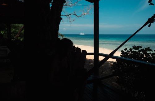 Tekek Hotel | Oceanfront Retreat at Swiss Cottage Tioman - Rated 8.6