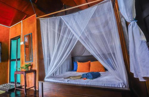 Tekek Hotel | Oceanfront Retreat at Swiss Cottage Tioman - Rated 8.6