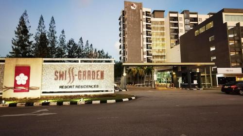 Bukit Kuang Apartment | Budget-Friendly Homestay Haleesya with Pool & Child Care
