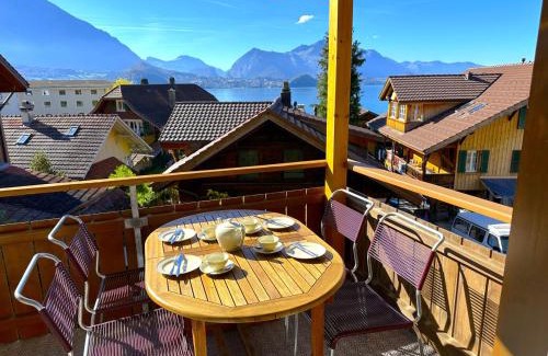 Merligen Apartment | SwissHut Stunning Views Alps Lake - Apart. Innerdorf