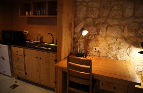 Kaftoun Cabin | Swizore: Family-Friendly Retreat with Pool & Pet Amenities