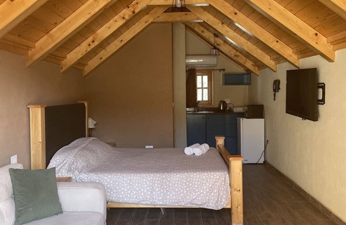 Kaftoun Cabin | Swizore: Family-Friendly Retreat with Pool & Pet Amenities