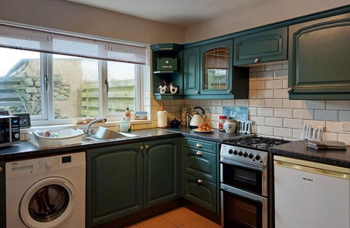 Tywyn House | Ocean View Retreat: Chwerthin Y Mor Beach House Awaits