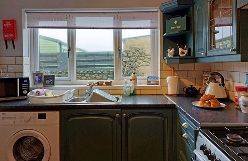 Tywyn House | Ocean View Retreat: Chwerthin Y Mor Beach House Awaits