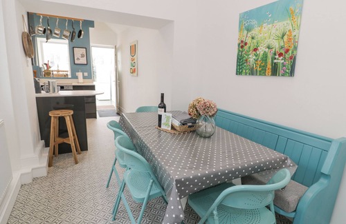 Tywyn House | SWN YR AFON, pet friendly, character holiday cottage in Tywyn