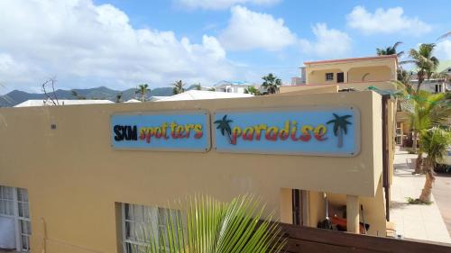 Beacon Hill Apartment | Kid-Friendly SXM Spotters Paradise with 9/10 Guest Rating