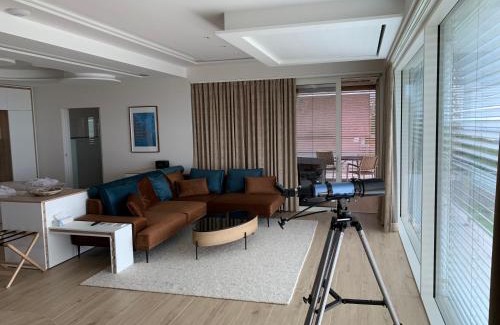 Szekszard Apartment | Unforgettable SXRD Luxus Apartmanok: 5-Star Stay with Hot Tub