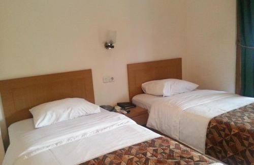 Laweyan Hotel | Comfortable Stay at Syariah Arini Hotel with Breakfast Included