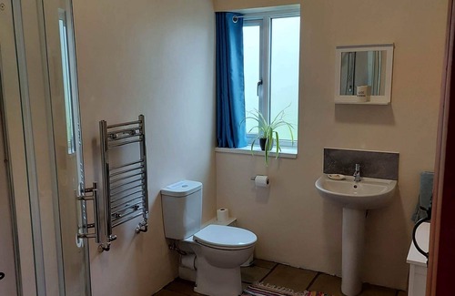 Westbrook Court Cabin | Convenient Self-Catering Retreat Close to Hay-On-Wye