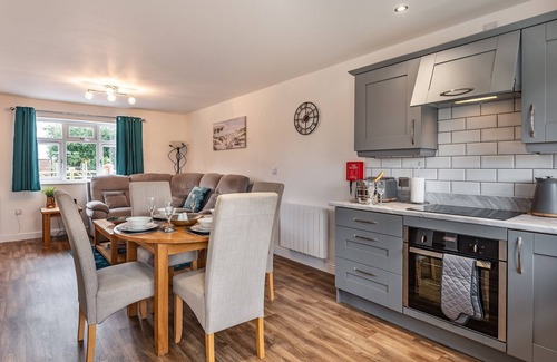 Skegness Cottage | Family-Friendly Retreat Near the Seaside, Pet Welcomed!