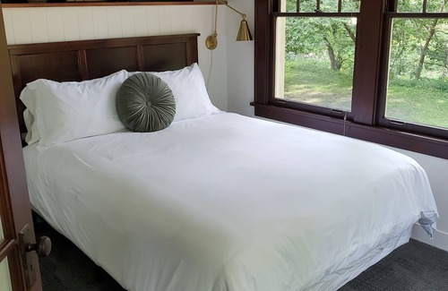 Brown County House | Experience Comfort at Sycamore Springs with Family Amenities