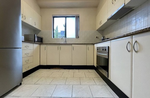 Strathfield Apartment | Modern Sydney Two-Level 3BDR with Spa near CBD & Olympic Park