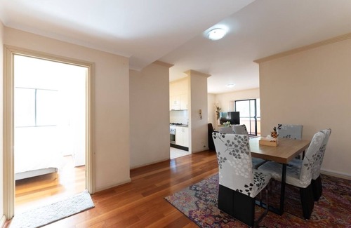 Strathfield Apartment | Modern Sydney Two-Level 3BDR with Spa near CBD & Olympic Park