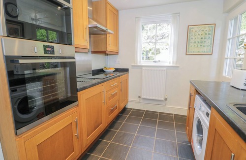 Beddgelert Cottage | SYGUN VIEW: Pet-Friendly Retreat with Cozy Open Fire