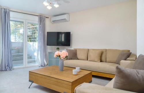 Skala Rachoniou Apartment | Premier Ocean View Apartment with Private Beach Access