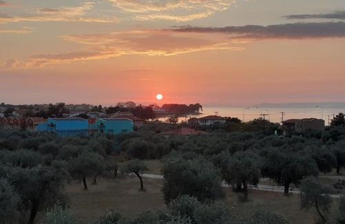 Skala Rachoniou House | Vila Iris: Family-Friendly Retreat in Skala Rachoniu