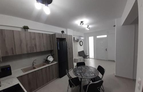 Skala Rachoniou House | Vila Iris: Family-Friendly Retreat in Skala Rachoniu