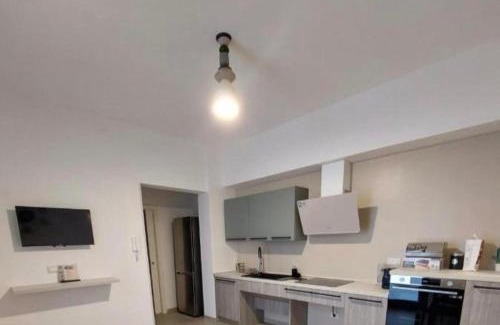 Specchia Apartment | Welcoming Sykelià - Guest House with Family-Friendly Amenities