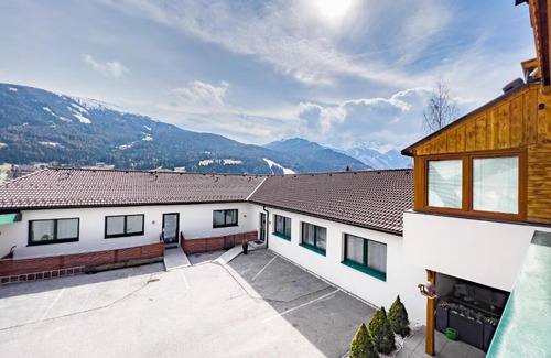 Sankt Michael im Lungau Apartment | Beautiful Sylpaulerhof Aparthotel with Oceanfront Pool