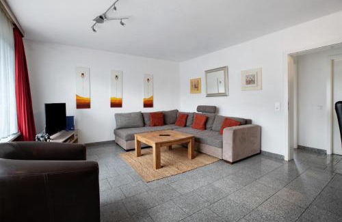 Tinnum Apartment | Pet-Friendly Sylt Ferienwohnung 1 in Westerland Awaits