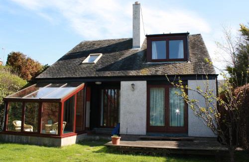 Gullane Apartment | Welcoming Sylvan Orchard: Pet & Child Friendly Retreat