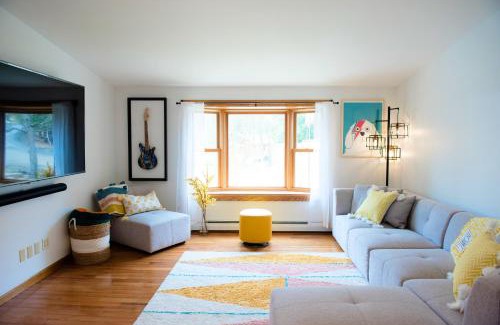 Stowe Area House | Delightful Sylvan Rhapsody - Stowe Village Gem with Pets Welcome