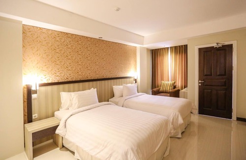 Kupang Hotel | Discover Sylvia Hotel Premier Kupang: Pool & Spa Retreat