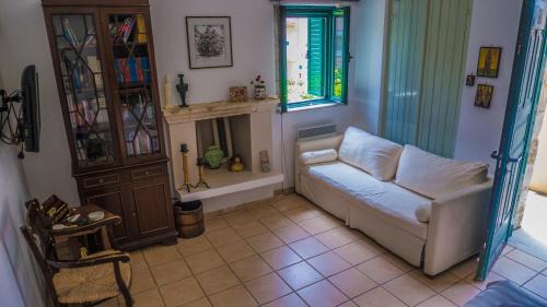 Malevizi House | Budget-Friendly Sylvia's Guest House with Child-Friendly Amenities