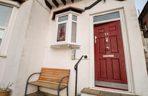 Bexhill-on-Sea Apartment | Enjoy Your Stay at Sylvian: Pet-Friendly 4-Star Retreat