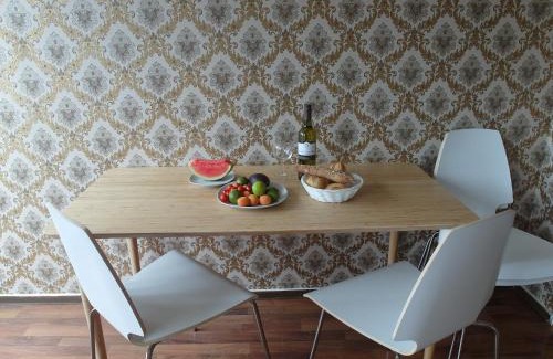 Offenbach am Main Apartment | Charming Retro Apartment: Pet & Child Friendly Retreat