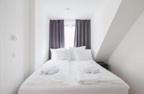 Neulerchenfeld Apartment | Modern Loft with Terrace and Grill in Central Location