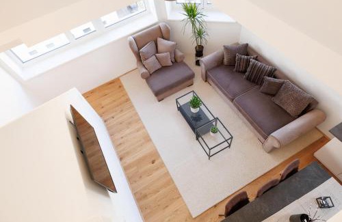 Neulerchenfeld Apartment | Modern Loft at SYMPHONY Apartments with Ocean View & Grill