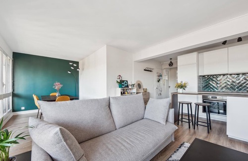 Quartier de Javel Apartment | Elegant Getaway at Javel with Family-Friendly Amenities