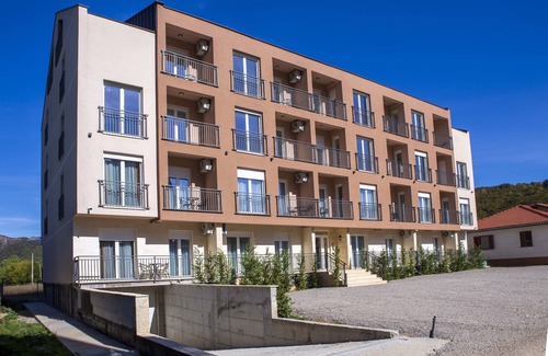 Kolasin Apartment | Stylish 1-Bedroom Apartment with Kitchen & Breakfast Included
