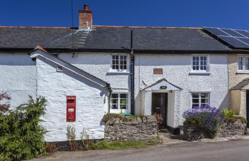Wheddon Cross House | Pet-Friendly Retreat at Syms Cottage Cutcombe - Rated 8.4/10