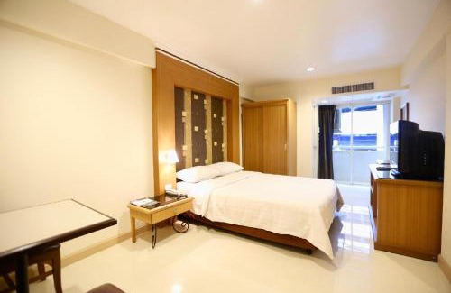 Khlong Chaokhunsing Hotel | Budget-Friendly Stay at Synsiri Lat Phrao 83 with Dining