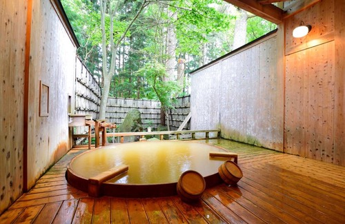 Kowakubi Onsen Hotel | Top-Rated Syohoen: Relax in Our Inviting Hot Tub