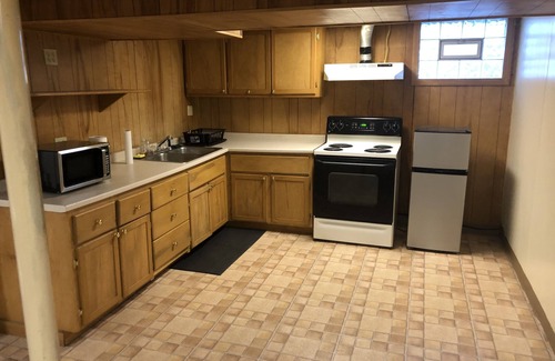 Syracuse Apartment | Cozy Syracuse Guest Suite with Full Kitchen Amenities