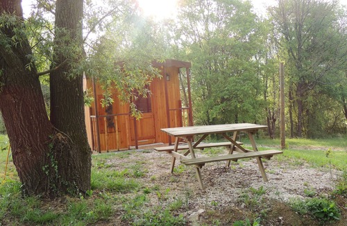 Escatalens House | Discover Syrah: A Unique Zen Trailer Retreat Awaits