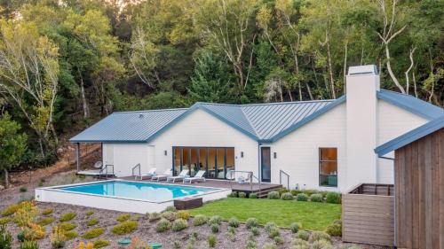 Sonoma Villa | Syrah by AvantStay: Hilltop Haven with Infinity Pool Views