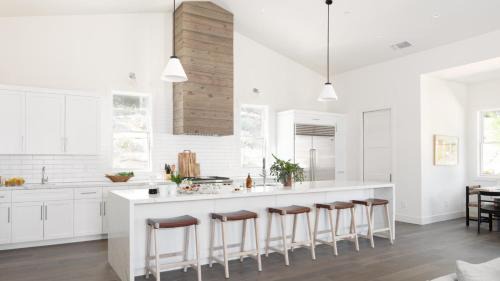 Sonoma Villa | Syrah by AvantStay: Hilltop Haven with Infinity Pool Views