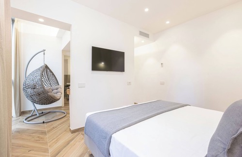 Sorrento City Centre Bed & Breakfast | SYRRENTON HOME - Charming bedroom B&B in wonderful Sorrento