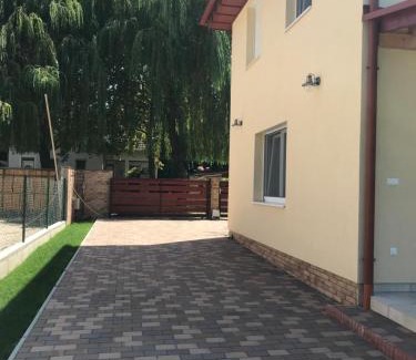 Balatonszarszo House | Experience the Delight of Szárszószép Villa with Ocean Views