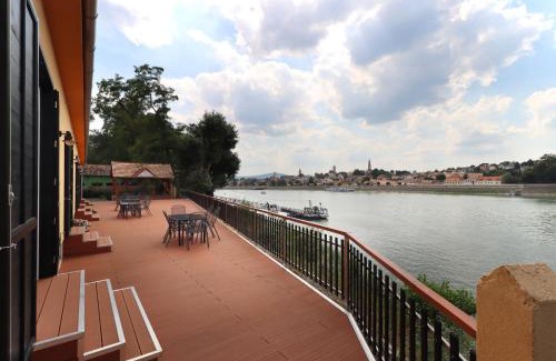 Szentendrei Apartment | Experience Százesztendős Révészház Apartman: Rated 10/10