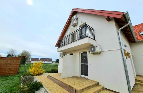 Hegyko Apartment | Family-Friendly Székely-Lak Apartman in Hegykő